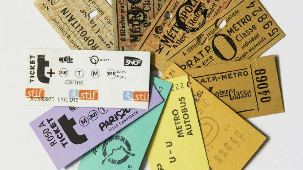 Fin des carnets de tickets de métro cartonnés à Paris: par quoi seront-ils remplacés?