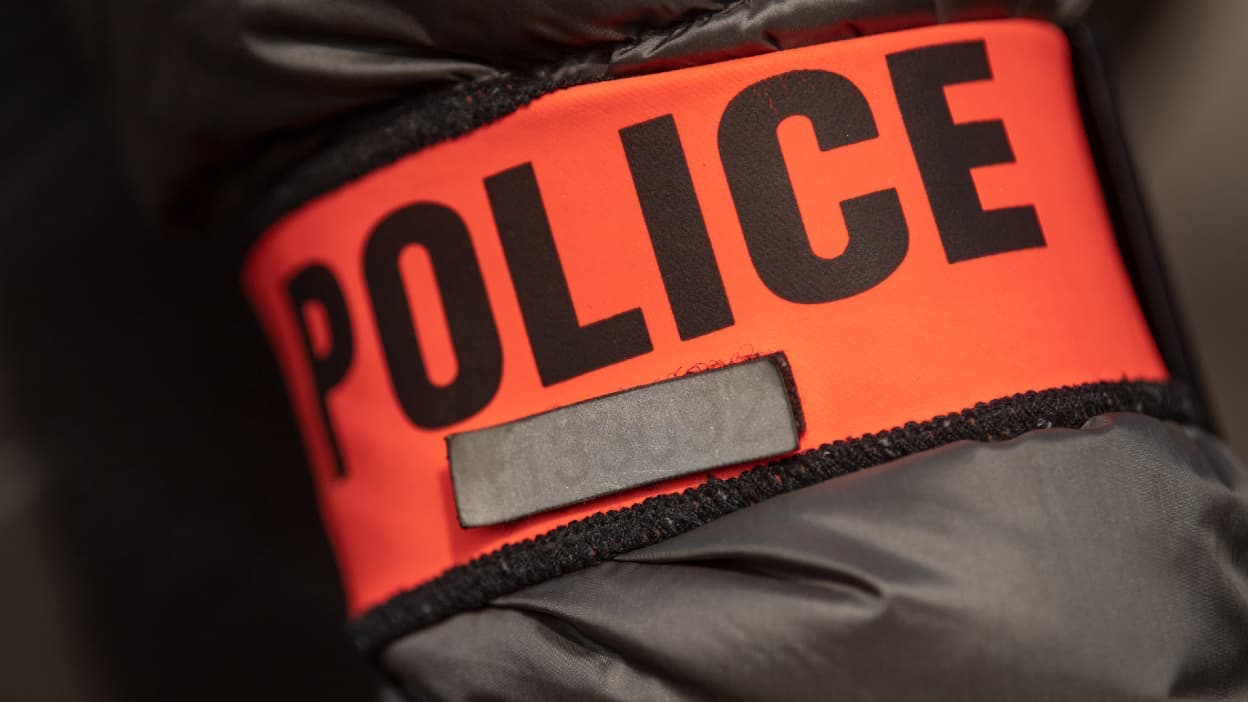 Paris: un cycliste tué par un conducteur de SUV, soupçonné de lui avoir roulé dessus après un différend