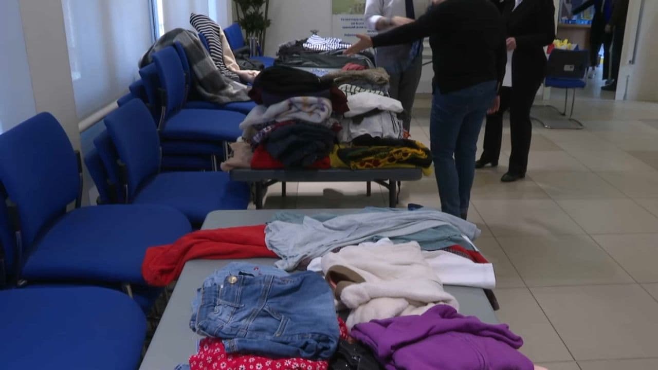 REPORTAGE - "J'ai une chambre libre" : le bel élan de solidarité des Marseillais après l'effondrement du 17, rue de Tivoli | TF1 INFO